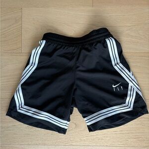 Nike crossover girls basketball shorts size XL (youth)